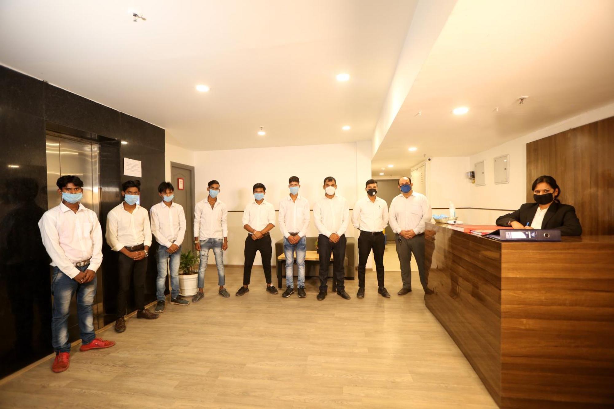 The Roseman Hotel & Suites Ghaziabad Bagian luar foto