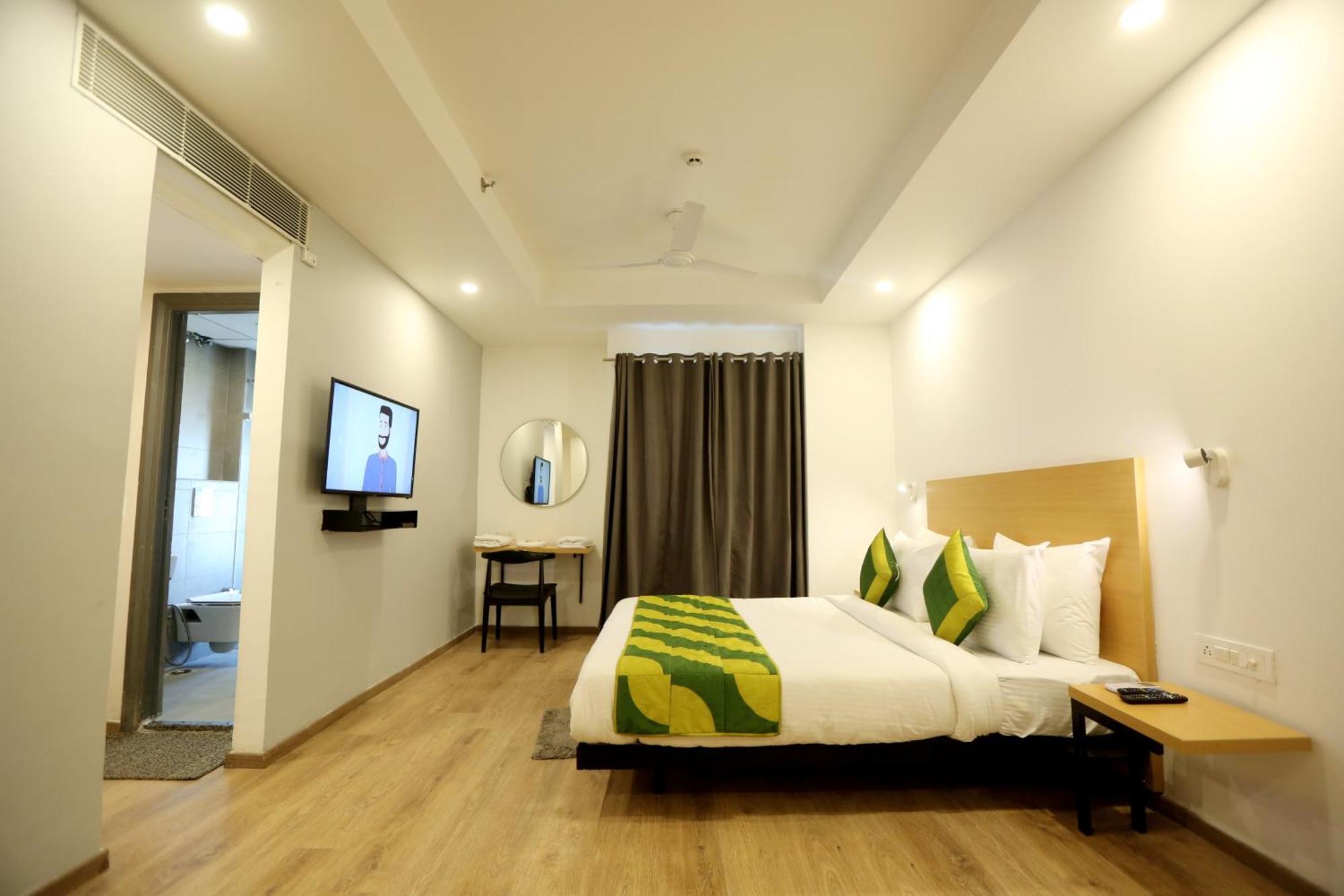 The Roseman Hotel & Suites Ghaziabad Bagian luar foto