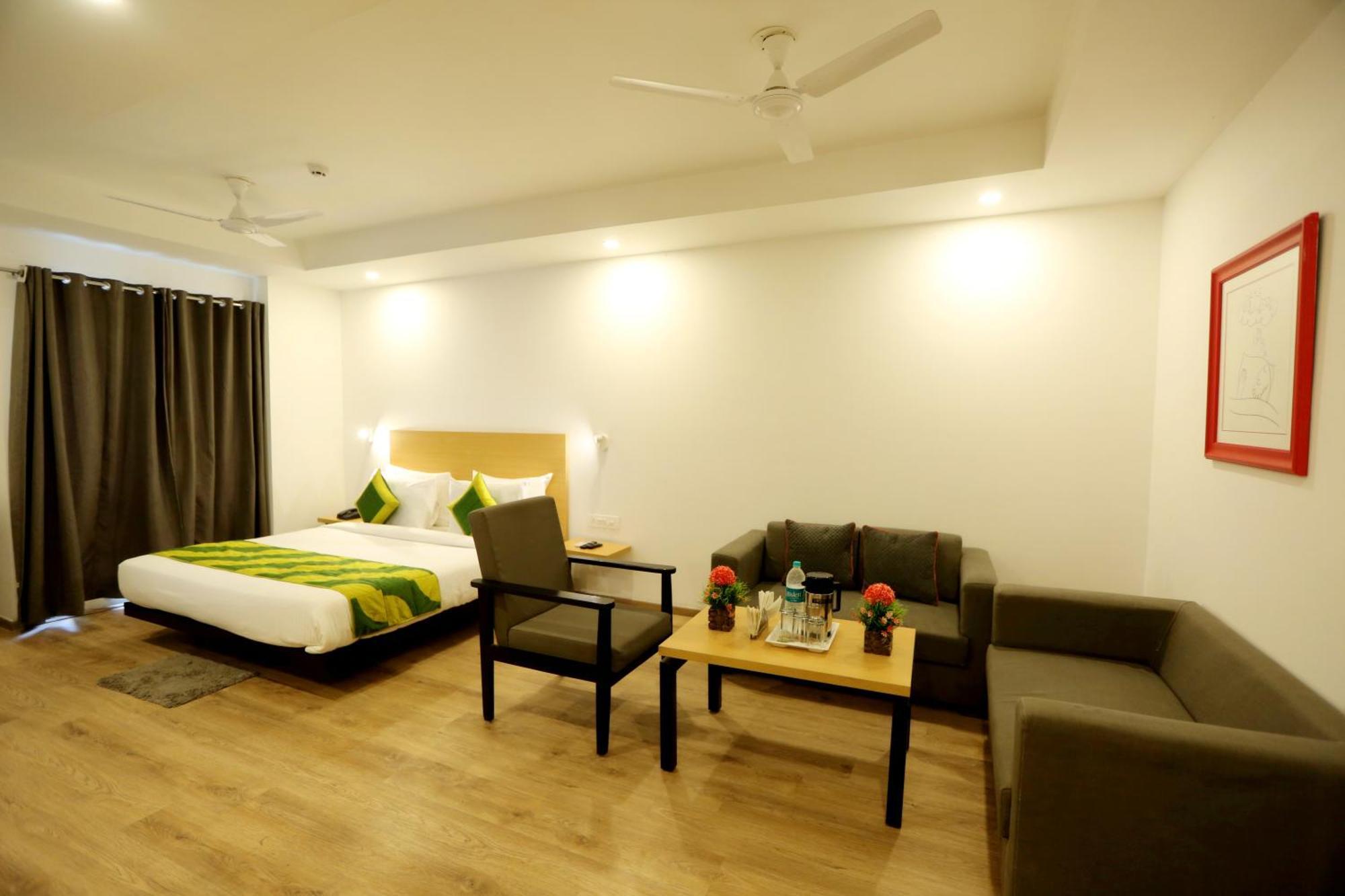 The Roseman Hotel & Suites Ghaziabad Bagian luar foto