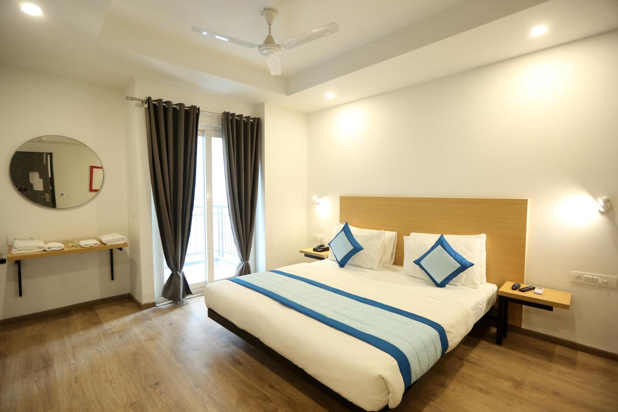 The Roseman Hotel & Suites Ghaziabad Bagian luar foto