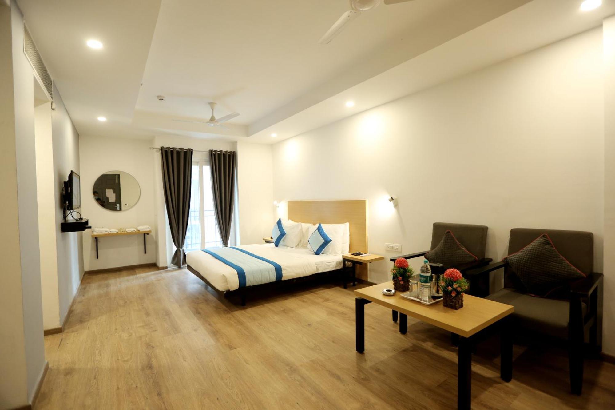 The Roseman Hotel & Suites Ghaziabad Bagian luar foto